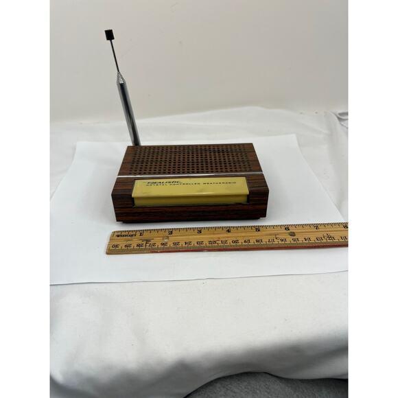 Vintage Realistic Crystal Controlled Weatheradio Radio Model 12-152A - Picture 6 of 7